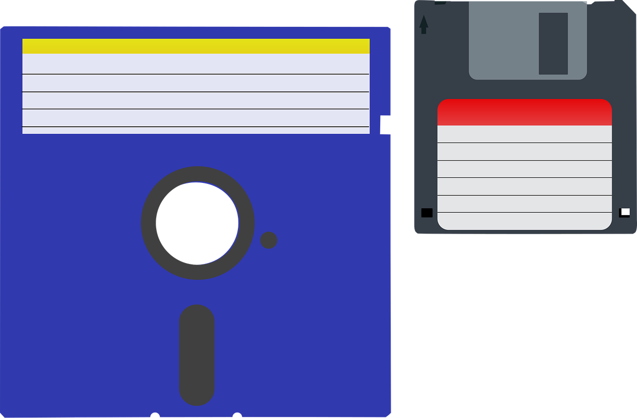 Pamięci zewnętrzne.